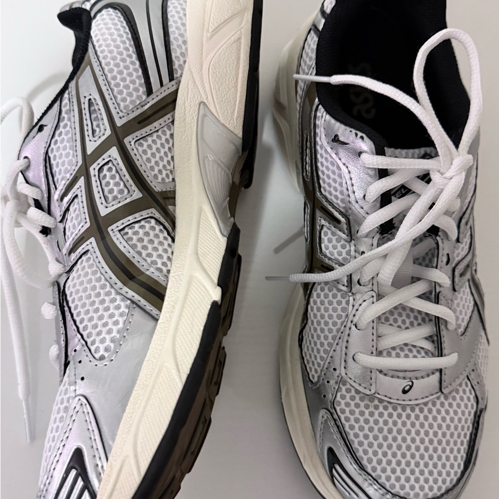 ASICS Gel 1130 Men's White and Cloud Gray Athletic Shoes
